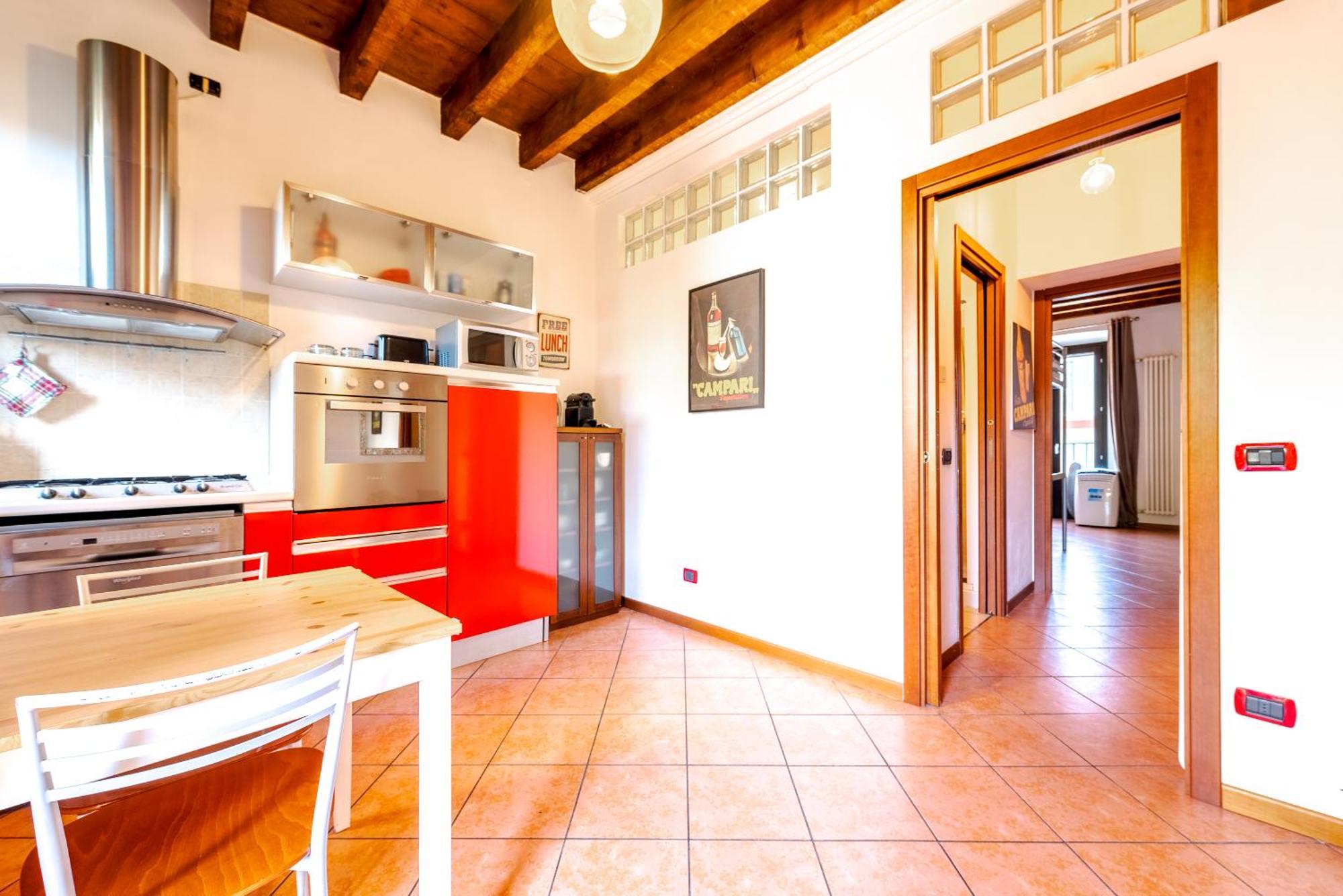 Guest Planet - Rosso Milano Apartment - Navigli Area Buitenkant foto