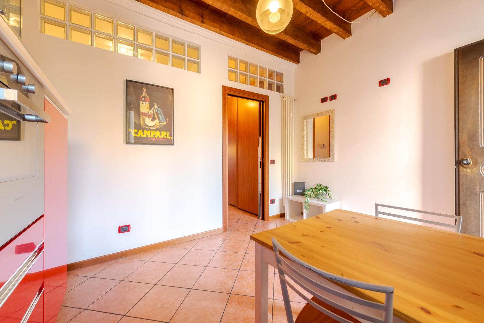 Guest Planet - Rosso Milano Apartment - Navigli Area Buitenkant foto